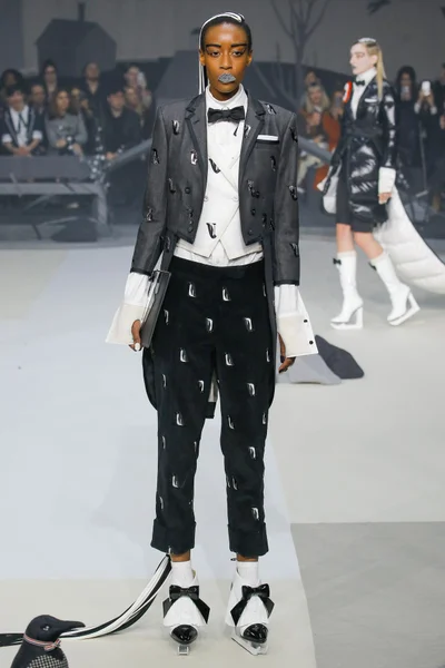 Look 48